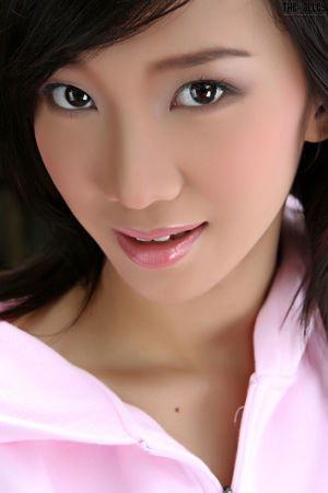 Lolita Cheng Zhang Huimin "ชุดกีฬากลางแจ้ง" [The Black Alley]