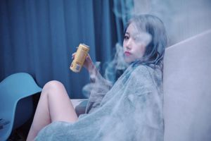 [Foto der Internet-Berühmtheit COSER] Eloise ist weich – sie badet in Rauch