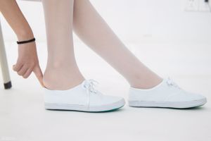 Mo Mo „Kolekcja butów z białej jedwabnej siateczki” [Fundacja Sen Luo] JKFUN-050