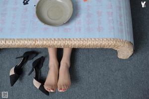 [异 思 趣向 IESS] Модель Сяосяо "Мой учитель каллиграфии" Красивые ноги и ступни.