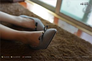 Silk Foot Bento 135 new model momo "Grey Silk OL in Flat Shoes" [IESS Weird Interesting]