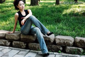 Modelo Bing Qing "Jeans y medias de tiro callejero" [丽 柜 LiGui] Foto de pie sedoso