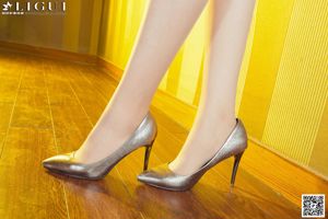 Modelo AMY "Belleza con uniforme de piernas largas y pies de seda con tacones altos" [丽 柜 LiGui] Foto de hermosas piernas y pies de jade