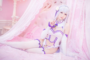 [COS Welfare] Weibo Girl Paper Cream Moon Shimo - Emilia