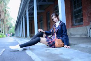 Liao Tingling / Kila Jingjing "La migliore studentessa sulla via della scuola"